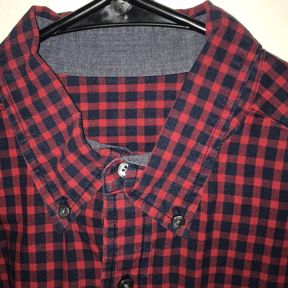 BUTTON UP - Picture 3 of 5